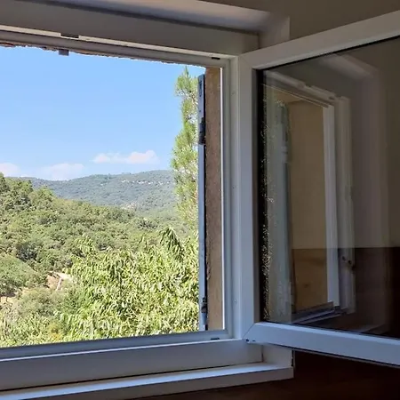 Maison Au Village Et Au Calme Totalement Rénovée.