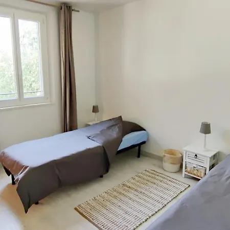 Maison Au Village Et Au Calme Totalement Rénovée. Villa Grimaud