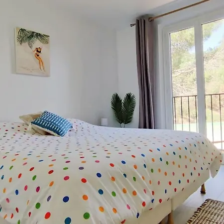 Maison Au Village Et Au Calme Totalement Rénovée.