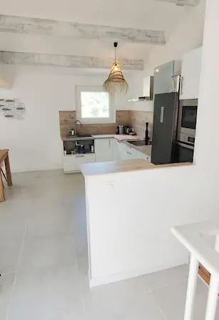 Maison Au Village Et Au Calme Totalement Rénovée. Villa *